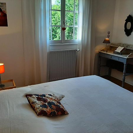 Chambre Soignee Et Accueillante A La Campagne - Ch Rouge L'Honor-de-Cos Luaran gambar